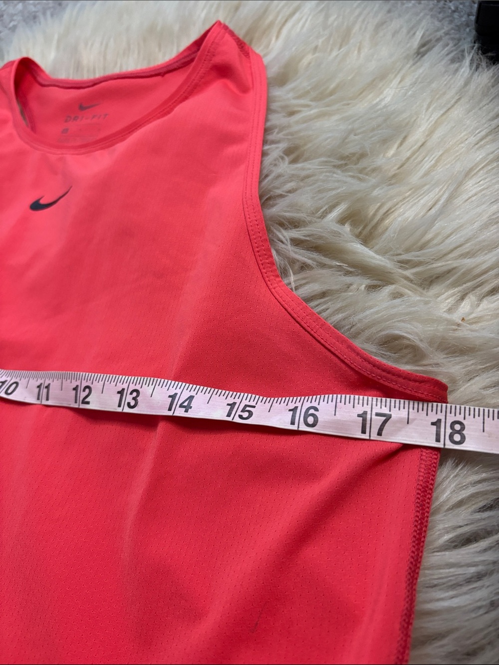 Nike Women's Bright Coral Athletic Tank with Black Swoosh Size Large - Picture 5 of 6